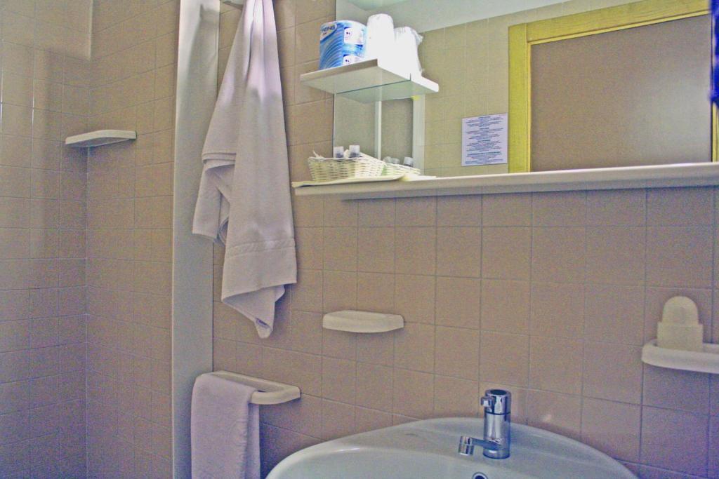 Hotel Scogliera Numana Habitación foto