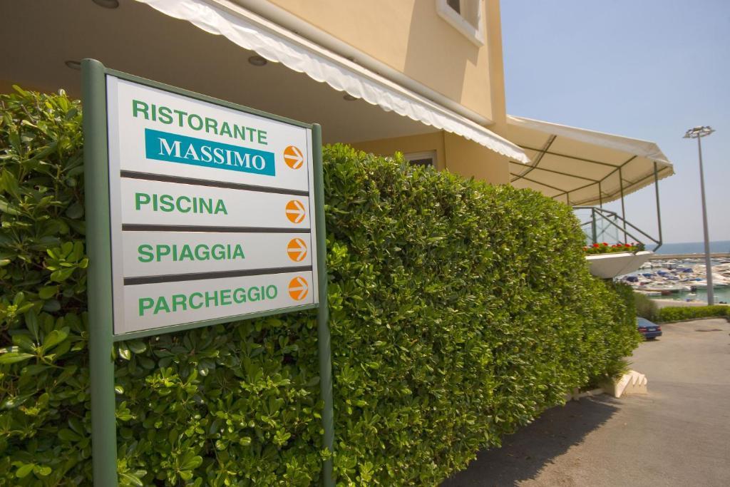 Hotel Scogliera Numana Exterior foto
